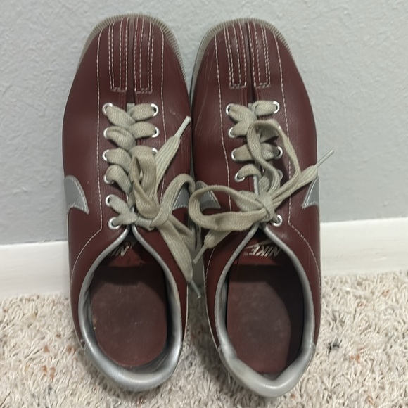 Vintage Bowling 80s Women’s Nike Bowling Shoes Size 7.5 Maroon and Silver - Picture 8 of 12